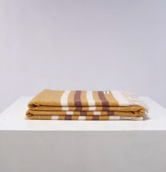 plaid laine vierge lagomoro moutarde lobjet royan