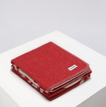 plaid grenade rouge Lagomoro pure laine vierge | l'objet royan