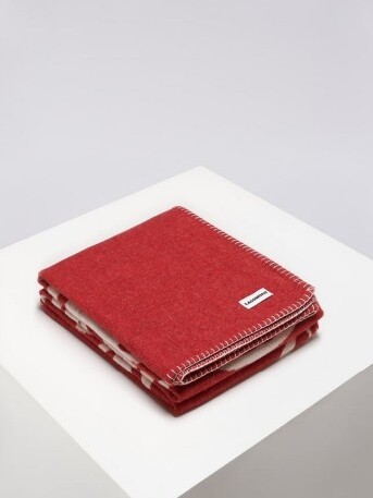 plaid grenade rouge Lagomoro pure laine vierge | l'objet royan