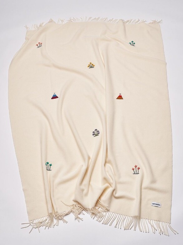 Plaid Lagomoro Mirta brodé à la main pure laine vierge