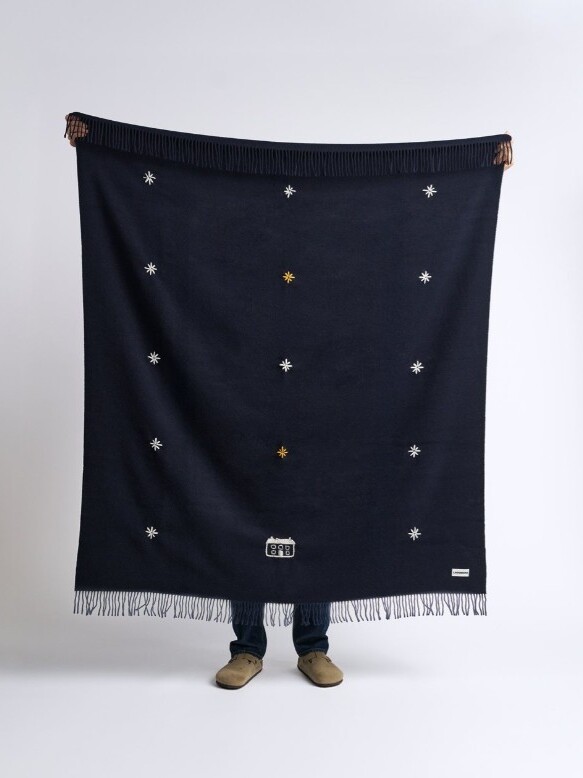 Plaid Notte LAGOMORO brodé à la main pure laine vierge